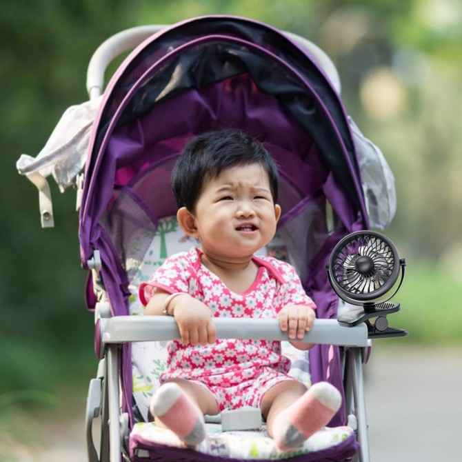 bayi di atas stroller