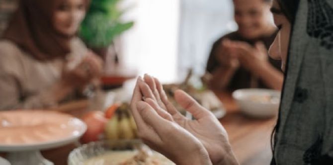 Puasa 6 Syawal Dan Ganti Ramadhan: Niat, Cara Puasa 6 & Hukum Dalam Islam