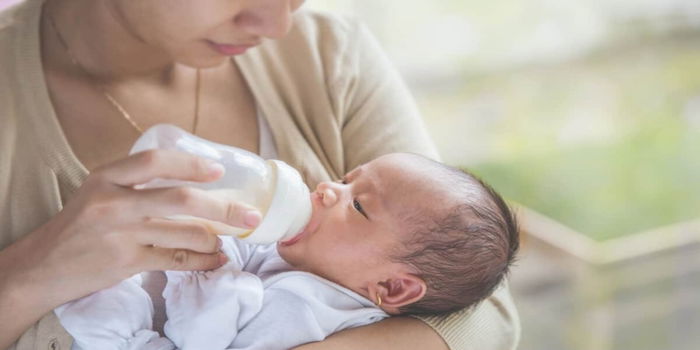 "Bolehkah Saya Campur Susu Ibu & Susu Formula Dalam Satu Botol?" Ini Jawapannya