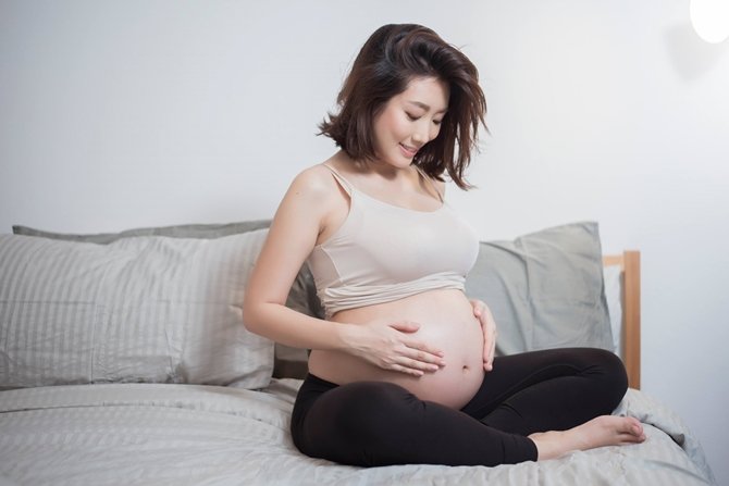 Mums, Here's Everything You Need to Know About Pregnancy Stretch Marks