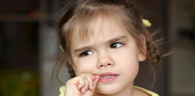 Bapa Pelik Anak Tiba-Tiba Suka Gigit Kuku, Rupanya Itu Tanda Dia Stres Dapat Adik!