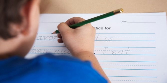 Jika Bawah 6 Tahun Tulis Terbalik Masih OK, Tapi Kalau Kasut, Baju, Seluar Pakai Terbalik Kena Mula Peka!