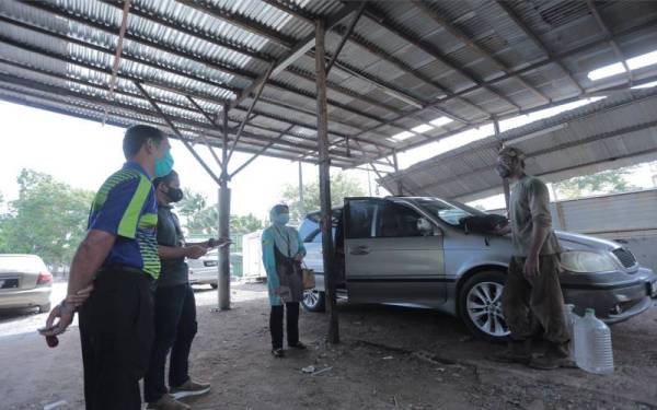 5 Beranak Hilang Tempat Berteduh, Terpaksa Tinggal Dalam Kereta