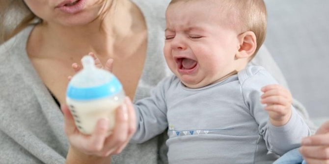 Sembelit Bayi Bukan Semata-Mata Disebabkan Susu, Jangan Sekali-Kali Cairkan Susu Anak -Pakar