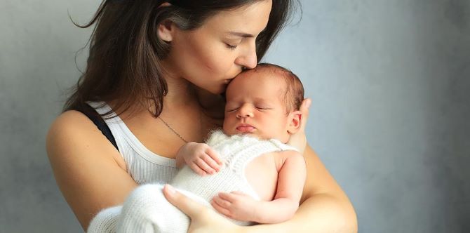 Ini Perkembangan Bayi Anda Selepas 1 Minggu, Si Kecil Dah Kenal Suara Ibu Ayah!