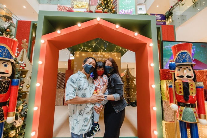 Spread Christmas Cheers, Joy and Happiness with Sunway Putra Mall’s Christmas Guardian!