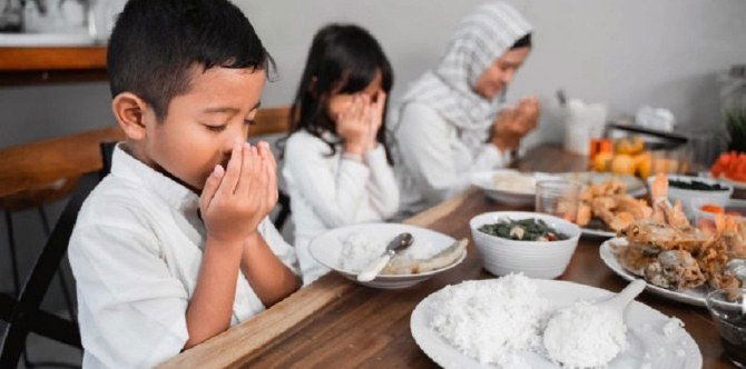 Umur 7 Tahun Adalah Waktu Yang Sesuai Didik Anak Berpuasa, Ini Panduan Buat Ibu