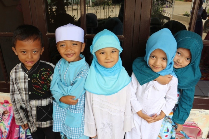 Kisah Inspiratif: Senyum Maya, Harapan Baru Bagi Anak Yatim Piatu