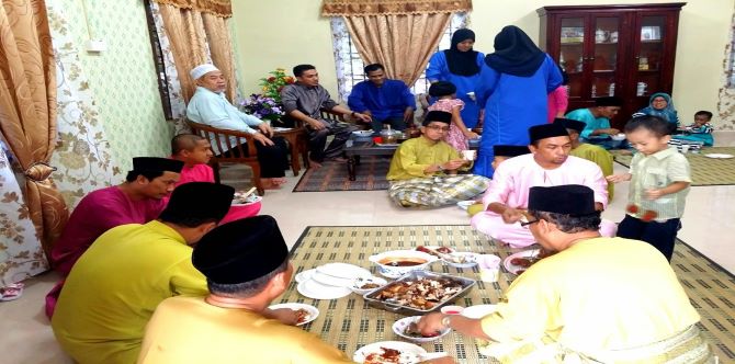 Elak Datang Beraya Secara Mengejut, Ini 15 Perkara Anda Kena ELAK Bila Jadi Tetamu