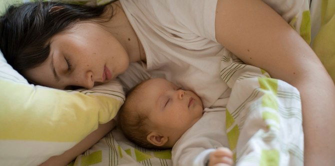 Bila Menyusu Ramai Ibu 'Auto' Rasa Mengantuk & Boleh Lelap Sekali Dengan Anak, Ini Sebabnya!