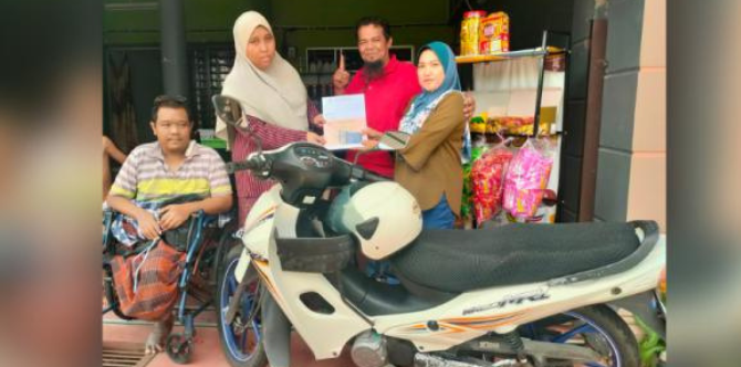 Tidak Mampu Bayar Tambang Van, Ibu Sebak Beli Motor RM1 Untuk Hantar Anak Sekolah