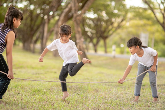 Cara Membantu Anak Anda Mengimbangkan Antara Belajar dan Bermain