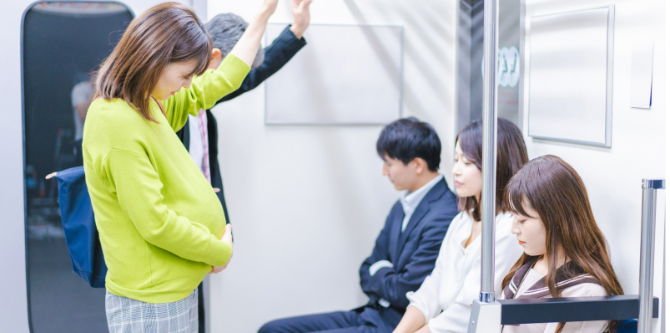 Guna Pengangkutan Awam Ketika Hamil, Ibu Jangan Malu Minta Tempat Duduk