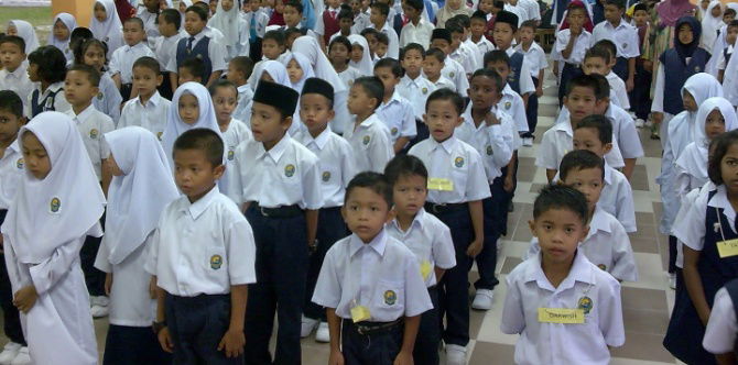 Doa Untuk Anak Tidak Mahu Ke Sekolah Beserta Tips Kepada Ibu Bapa Untuk Latih Si Kecil Berjauhan Dari Anda