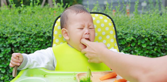 Bayi Tercekik Makanan (Choking) Atau Tersedak (Gagging): Perkara Penting Ibu Ayah Perlu Tahu
