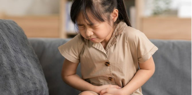 Anak Sakit Perut & Infeksi Pencernaan: Kenali 5 Jenis Masalah Penghadaman, Gejala & Rawatan