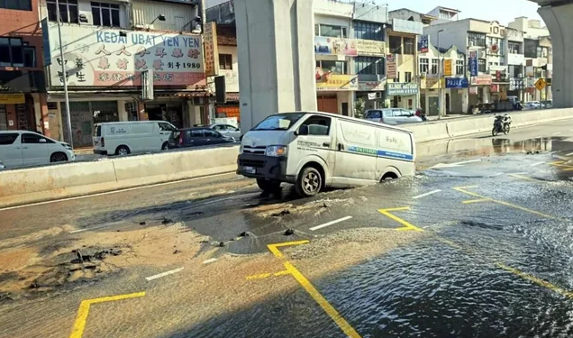 sinkhole malaysia, sinkhole kuala lumpur, lubang benam, tanah mendap malaysia, tanah jerlus malaysia, tanah runtuh malaysia
