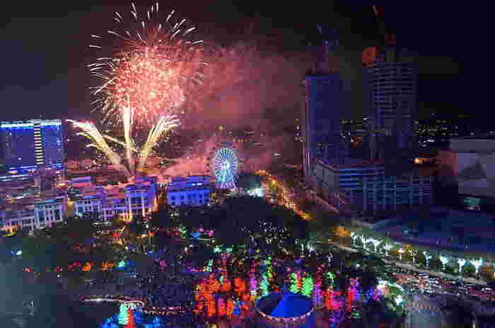 Sambutan Tahun Baru 2025: 12 Lokasi Terbaik Untuk Melihat Pertunjukan Bunga Api Bersama Tersayang