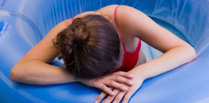 Bersalin Dalam Air (Water Birth): Cara Tenang Dan Semula Jadi Bagi Menyambut Kelahiran Bayi