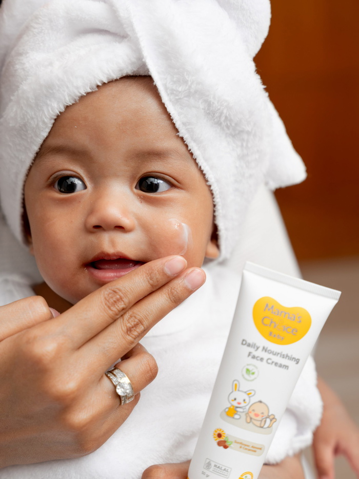 Cara Membantu Kulit Bayi Capai Kematangan Penuh, Panduan Agar Kulit Si Manja Kuat & Sihat